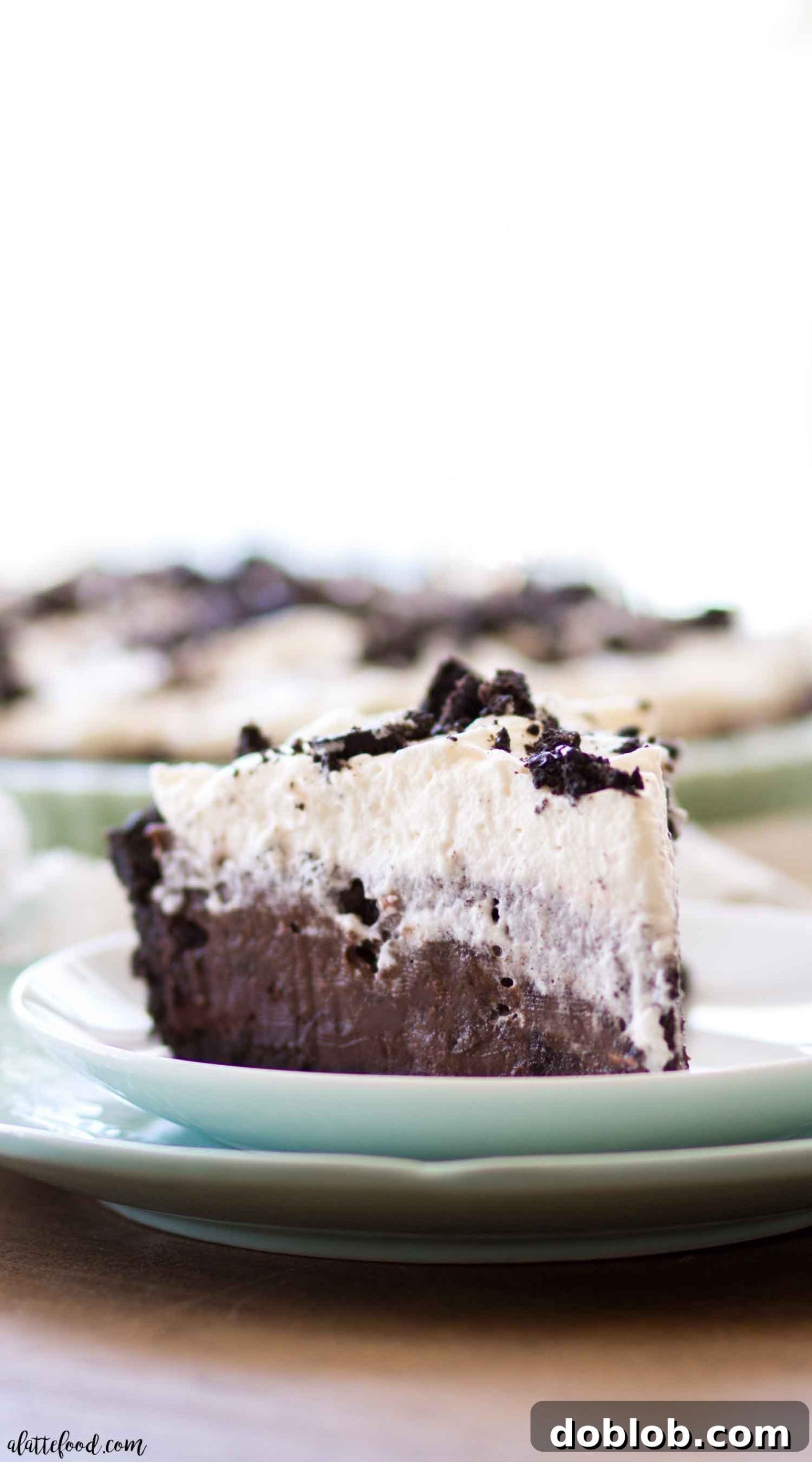 No Bake Lemon Dream Pie 4 This No Bake Oreo Chocolate Cream Pie begins with a homemade oreo crust, has a layer of rich chocolate ganache, a layer of dreamy chocolate cream pie, and finally homemade whipped cream on top. It’s rich, ultra-decadent, and such an easy no bake dessert!