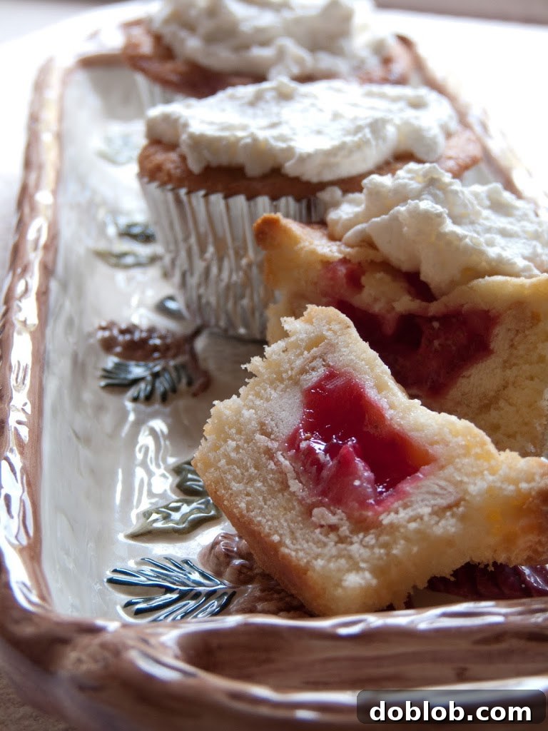 Indulge in the Ultimate Summer Treat: Strawberry Pie Pound Cake