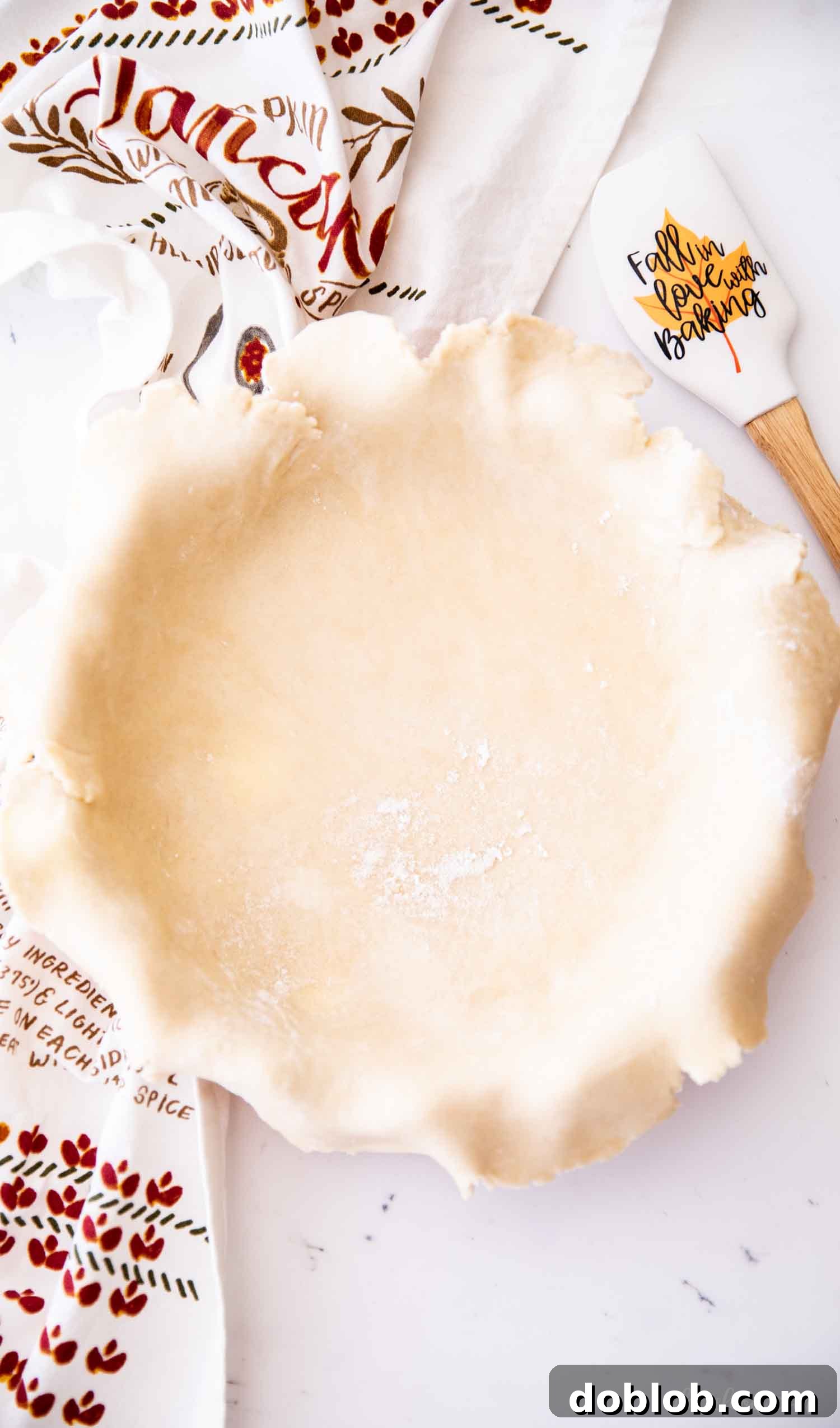 unbaked pie dough for pumpkin pie